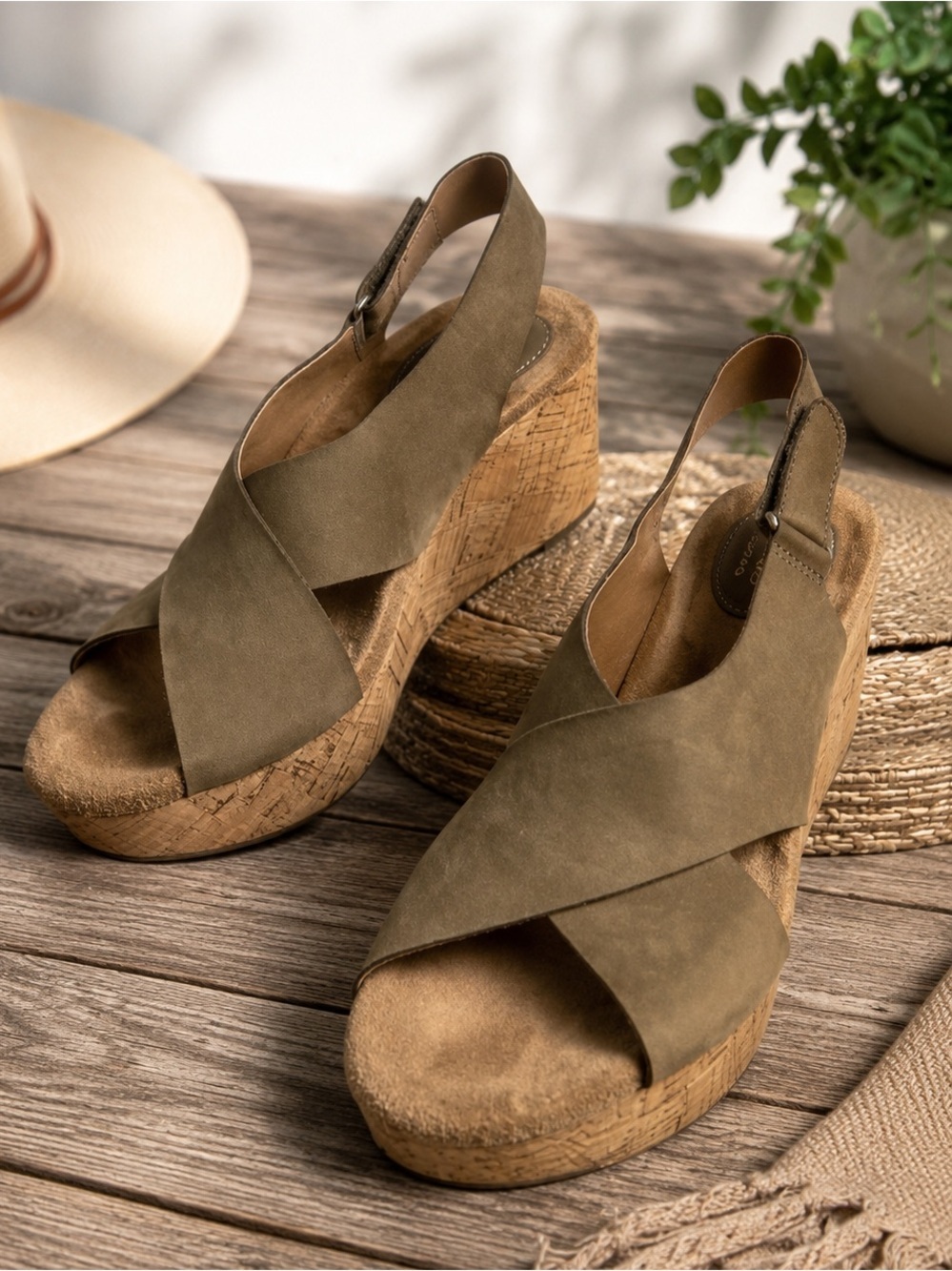 Clark's Caselynn Nubuck Cork Wedge Sandals Sz 10
